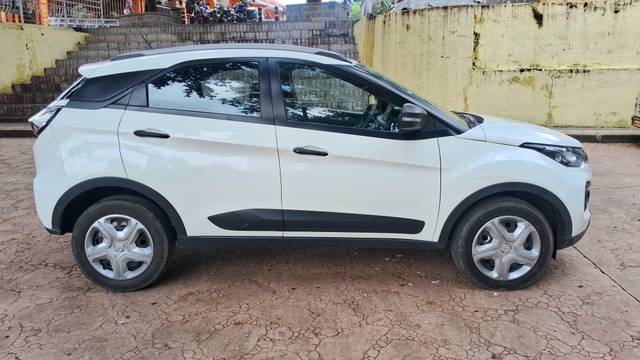 https://images10.gaadi.com/usedcar_image/4599183/original/processed_77cdad70ecb554c5ddeac35fe7f72da8.jpg?imwidth=6401