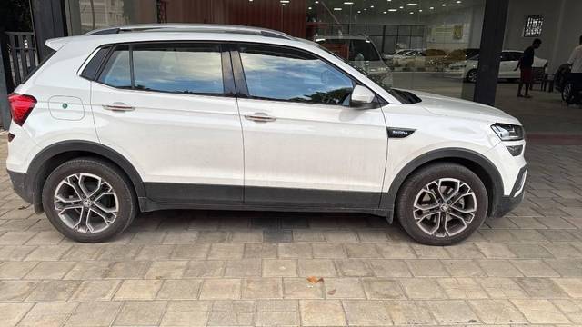 https://images10.gaadi.com/usedcar_image/4599189/original/processed_fbecad82-9f0e-4b6a-872d-52c13b5f73c0.jpeg?imwidth=6401