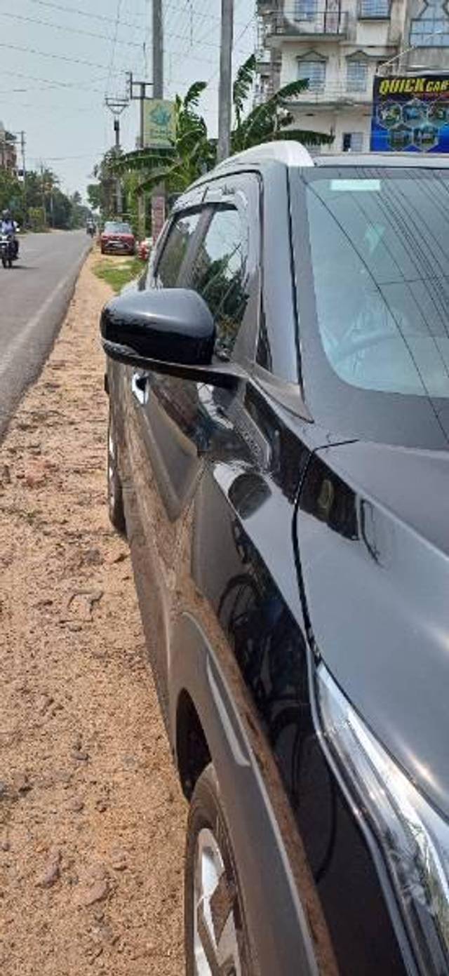 https://images10.gaadi.com/usedcar_image/4599190/original/processed_bcc6bd0f-de9d-458b-b3fb-de3c52036cbe.jpg?imwidth=6402