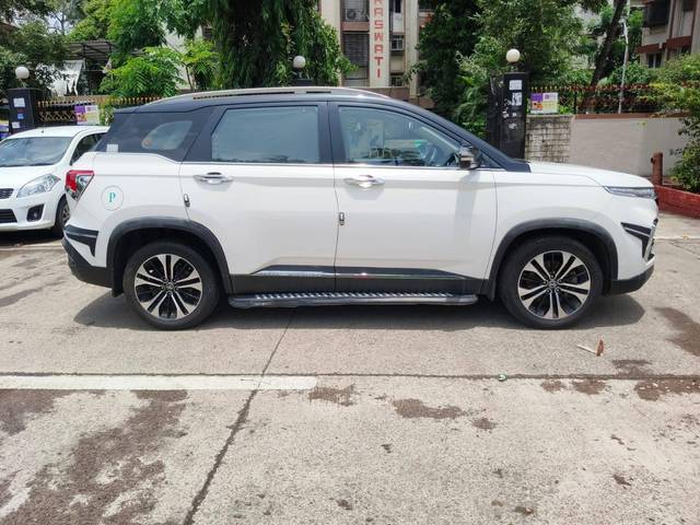 https://images10.gaadi.com/usedcar_image/4599198/original/processed_9416bc0923af44648349bd94448b2138.jpg?imwidth=6401