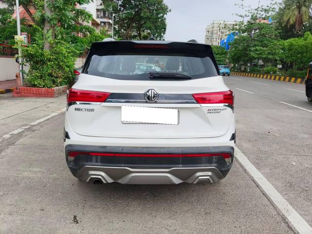 https://images10.gaadi.com/usedcar_image/4599198/original/processed_967eee57520d771eeef447f372dad5aa.jpg?imwidth=6402