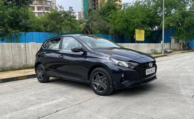 https://images10.gaadi.com/usedcar_image/4599199/original/processed_74160ca49d49c20f1e15e039c75a82e3.jpg?imwidth=6400
