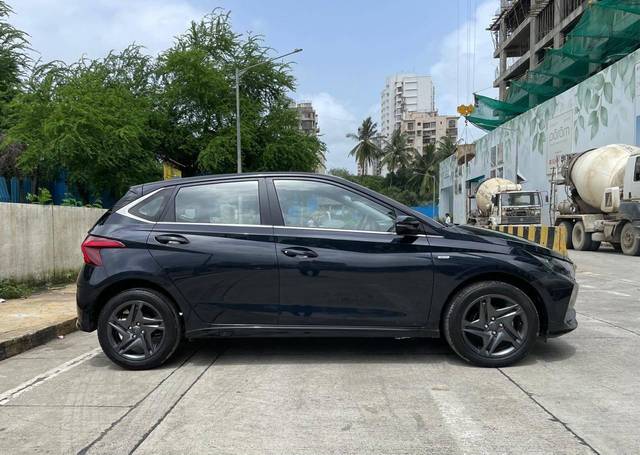 https://images10.gaadi.com/usedcar_image/4599199/original/processed_ab8b1276d6d65e8f362625c571add486.jpg?imwidth=6401