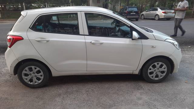 https://images10.gaadi.com/usedcar_image/4599214/original/processed_3b06b8b6b75a50e3bc2b62ee145e26ae.jpg?imwidth=6402
