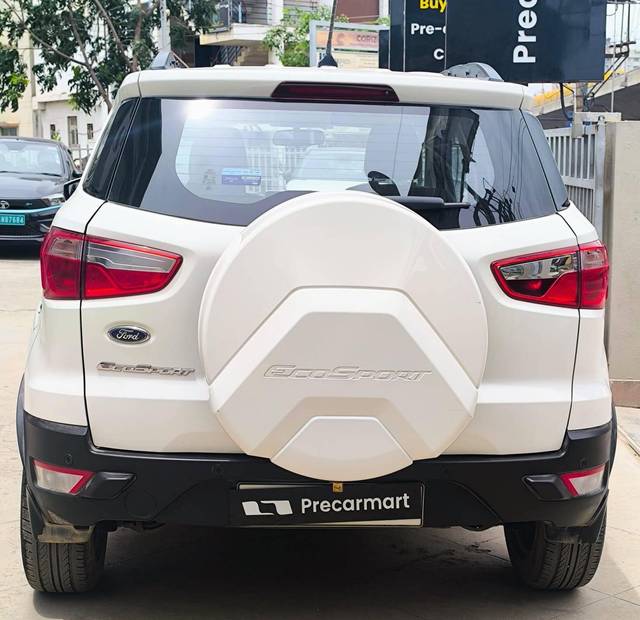 https://images10.gaadi.com/usedcar_image/4599260/original/processed_24032ab5929b73326e70f3447aaf0965.jpeg?imwidth=6402