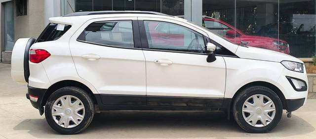 https://images10.gaadi.com/usedcar_image/4599260/original/processed_e6d7e58b12c150a64ba082117f140c4e.jpeg?imwidth=6401