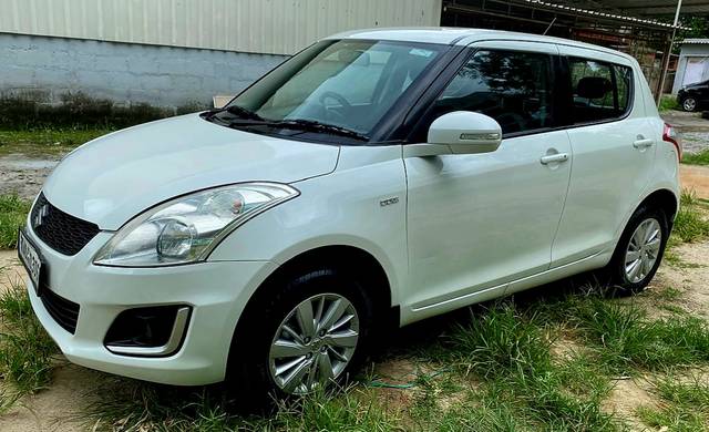 https://images10.gaadi.com/usedcar_image/4599272/original/ce50c8a1ae8798780be22ece2ac15486.jpg?imwidth=6400