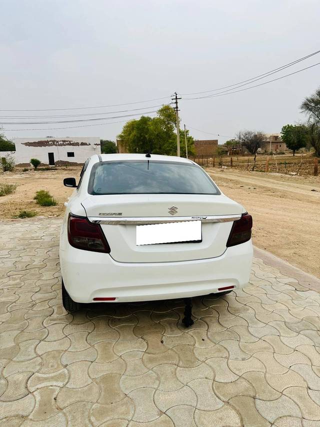 https://images10.gaadi.com/usedcar_image/4599276/original/processed_aff5480e086a396cfe33398f6a5daeda.jpg?imwidth=6402