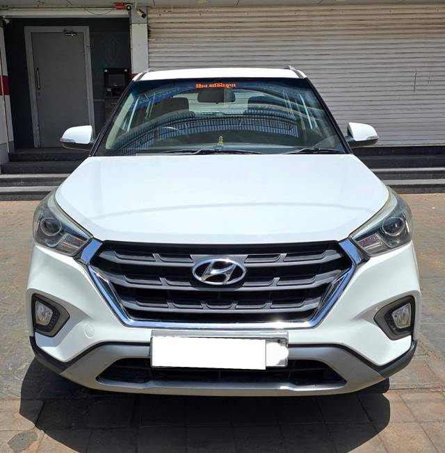 https://images10.gaadi.com/usedcar_image/4599291/original/processed_72188d2999f2afb84d1ed75ef97d662e.jpg?imwidth=6402