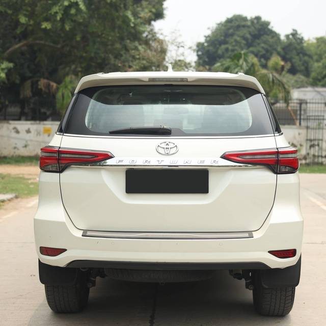 https://images10.gaadi.com/usedcar_image/4599298/original/processed_47f2cdc4-dadc-4e94-8a50-279d8e3f0f76.jpg?imwidth=6402