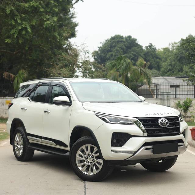 https://images10.gaadi.com/usedcar_image/4599298/original/processed_ff7732b9-634a-410a-815f-0e1d2271b192.jpg?imwidth=6400