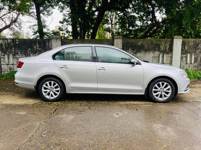 https://images10.gaadi.com/usedcar_image/4599299/original/331861e8374ed68416f5fba3bd65fb4e.jpg?imwidth=6401