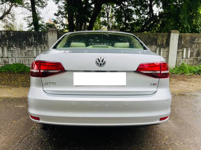 https://images10.gaadi.com/usedcar_image/4599299/original/processed_5871b83022ab1fce028fabf1fdb1ec39.jpg?imwidth=6402