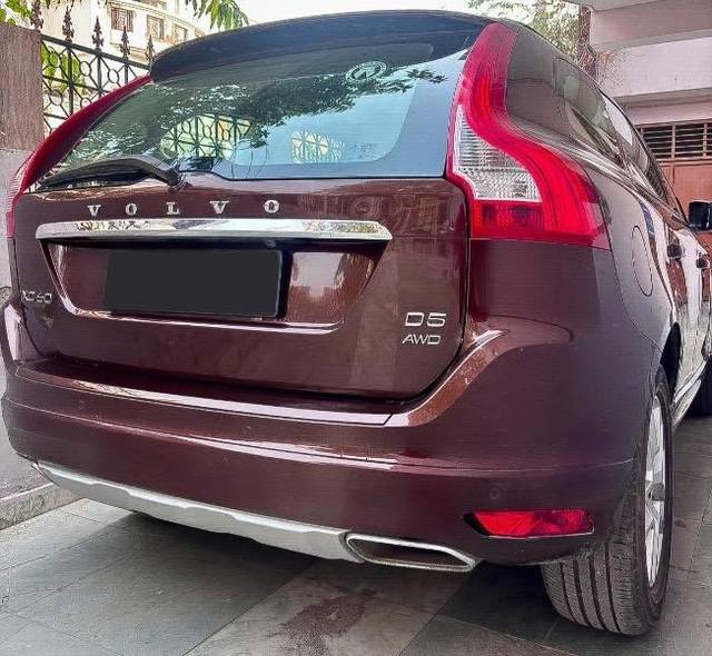 https://images10.gaadi.com/usedcar_image/4599315/original/processed_645fe845-9ee0-4dc6-b024-ae8e33d202ea.jpg?imwidth=6402