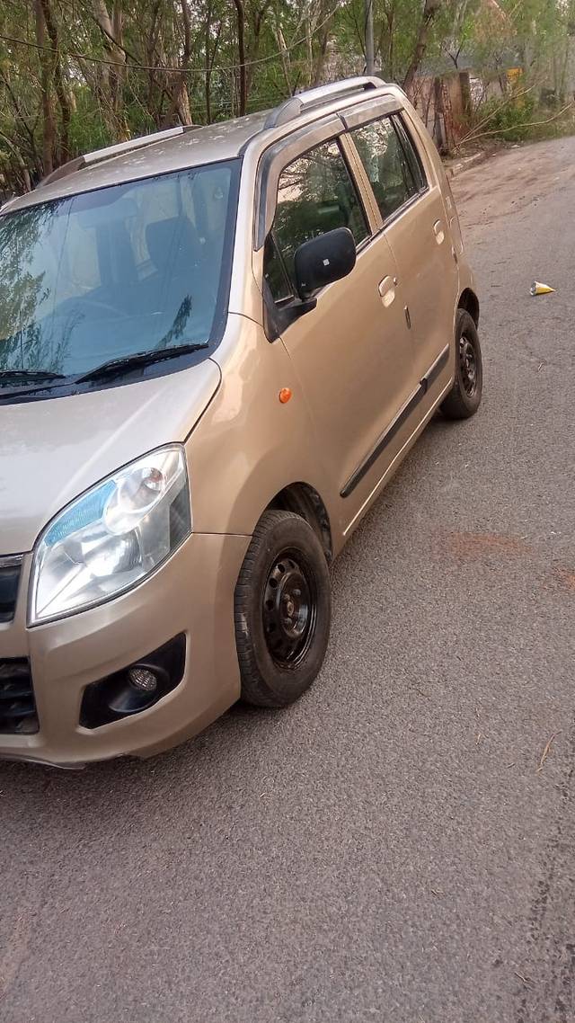 https://images10.gaadi.com/usedcar_image/4599316/original/e5ddf58f28f57b6281b74d5b783e3110.jpg?imwidth=6400