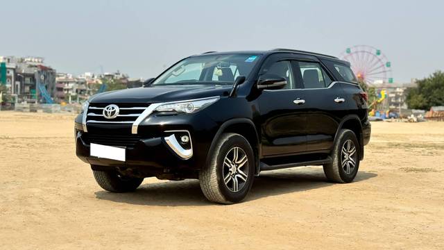 https://images10.gaadi.com/usedcar_image/4599321/original/processed_5c338c75b3d0c50b12094021b9527e2a.JPG?imwidth=6400