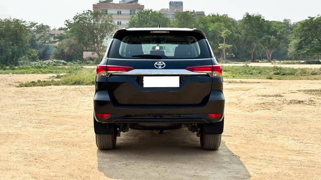 https://images10.gaadi.com/usedcar_image/4599321/original/processed_f214565c8d7c268f24d18bfa4e5b437a.JPG?imwidth=6402