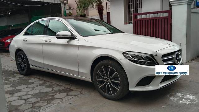 https://images10.gaadi.com/usedcar_image/4599324/original/processed_60eee4b075231ac2a21a417b55d70ccd.jpg?imwidth=6400