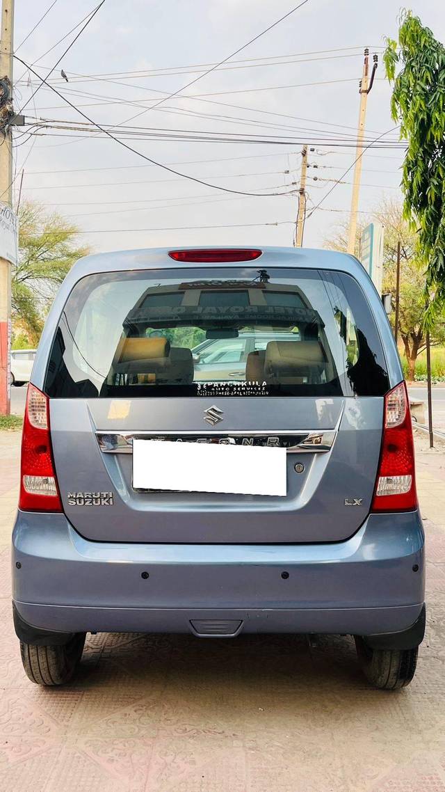 https://images10.gaadi.com/usedcar_image/4599340/original/processed_5de7007157b99edc0ac783e086d375d5.jpg?imwidth=6401