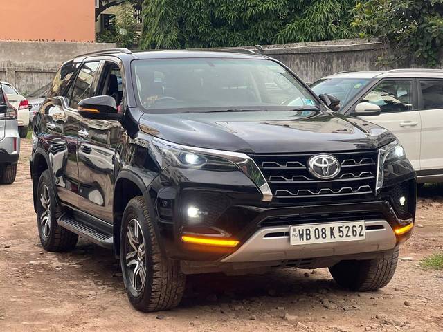 https://images10.gaadi.com/usedcar_image/4599345/original/processed_8be7ca82ff6210e55b138cf918aa210d.jpg?imwidth=6400
