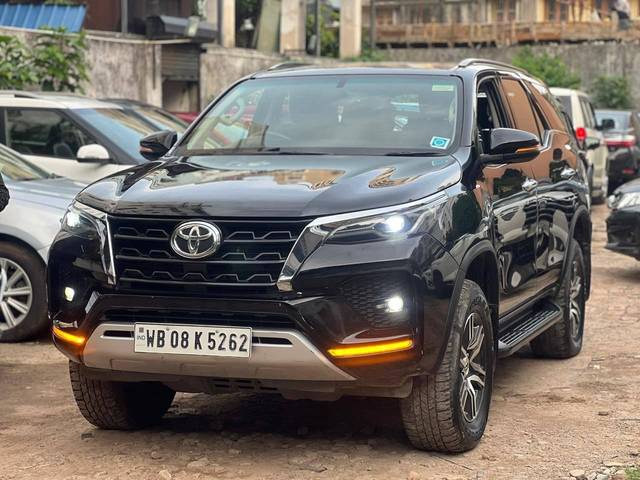 https://images10.gaadi.com/usedcar_image/4599345/original/processed_e4a59fb6a893459b2e0da84409ad12b3.jpg?imwidth=6402
