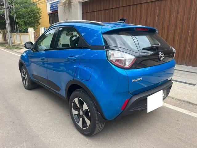 https://images10.gaadi.com/usedcar_image/4599350/original/processed_01fc0a141c9e08e6a06c03f3496e4833.jpg?imwidth=6402