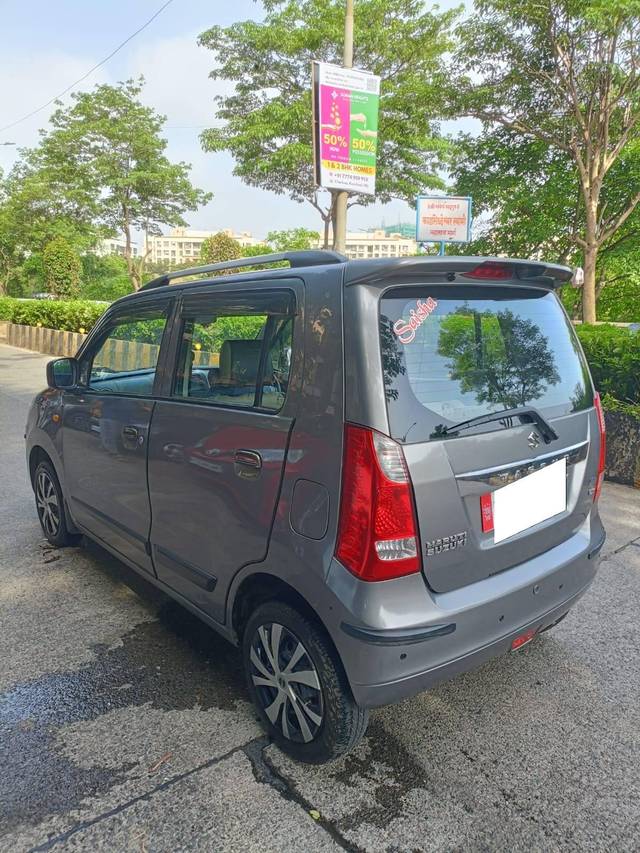 https://images10.gaadi.com/usedcar_image/4599351/original/processed_4d6da5a4-b62d-4939-9f0b-7e5fdc0c4485.jpg?imwidth=6401