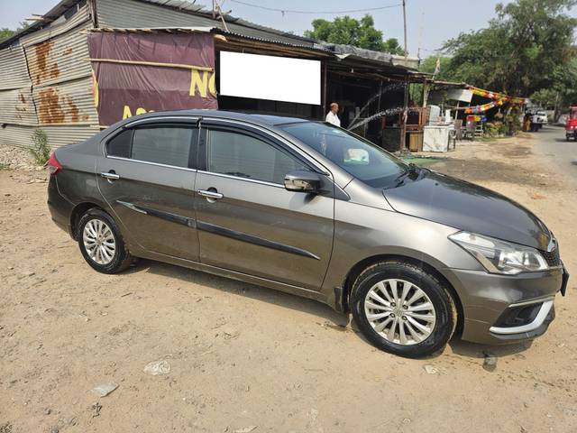 https://images10.gaadi.com/usedcar_image/4599390/original/processed_a6f60387-b8f3-43d9-905a-2b80a44ae4ce.jpg?imwidth=6402