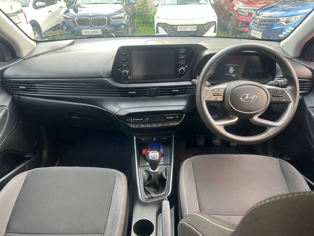 https://images10.gaadi.com/usedcar_image/4599403/original/f44e05ce56fb7800681cb28892c58a85.jpg?imwidth=6402