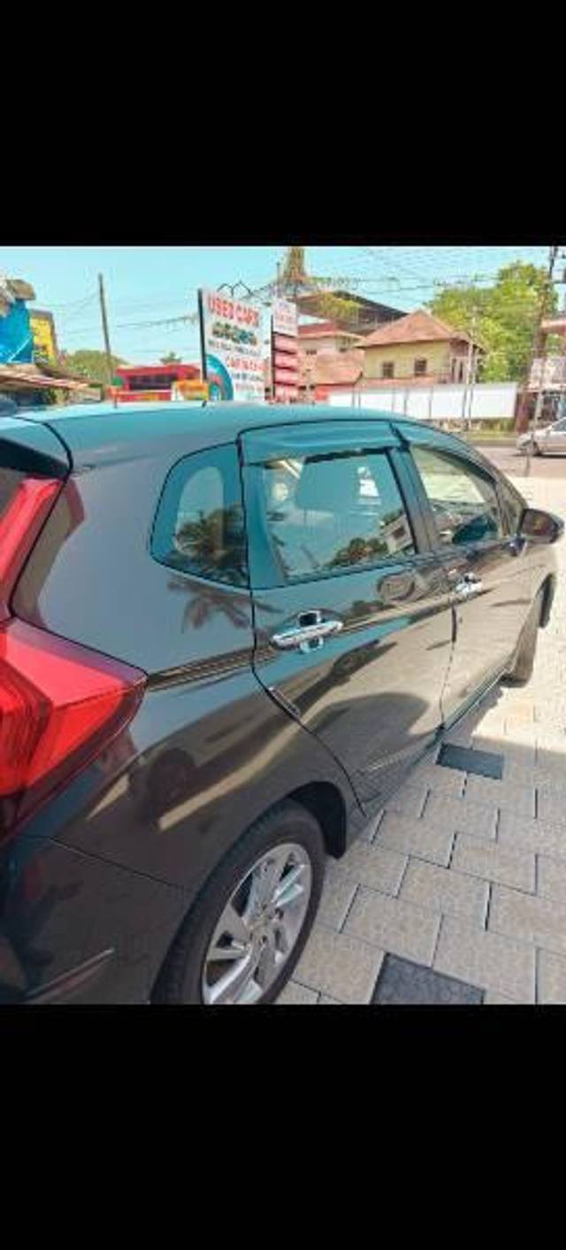 https://images10.gaadi.com/usedcar_image/4599406/original/processed_6770b119-2c63-4f26-a3b9-d66fe3fa1229.jpg?imwidth=6402