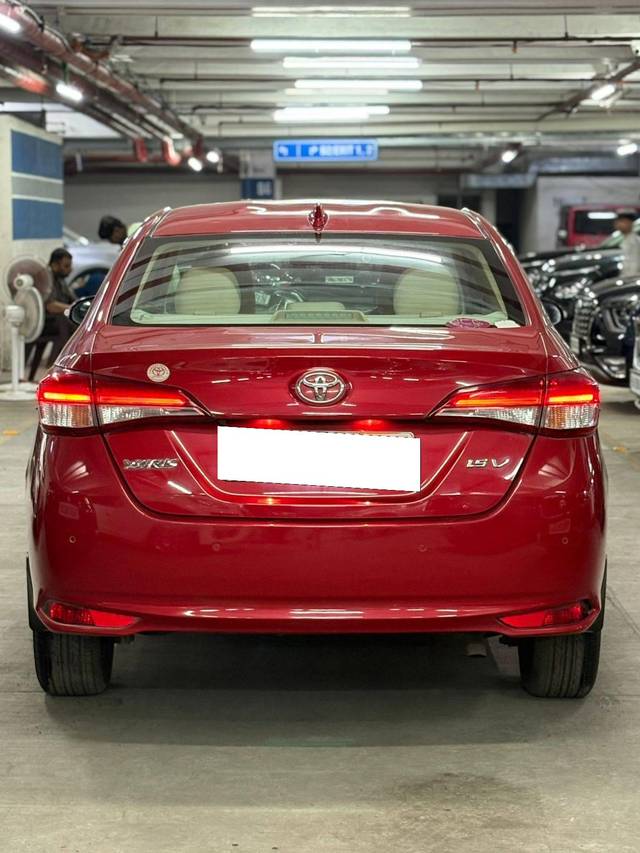 https://images10.gaadi.com/usedcar_image/4599409/original/processed_9d27d02e30e12f862dbd9742b4ed4631.jpg?imwidth=6401