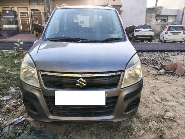 https://images10.gaadi.com/usedcar_image/4599413/original/processed_e8ac4dda-276a-4472-bbbe-b368d705600f.jpg?imwidth=6400
