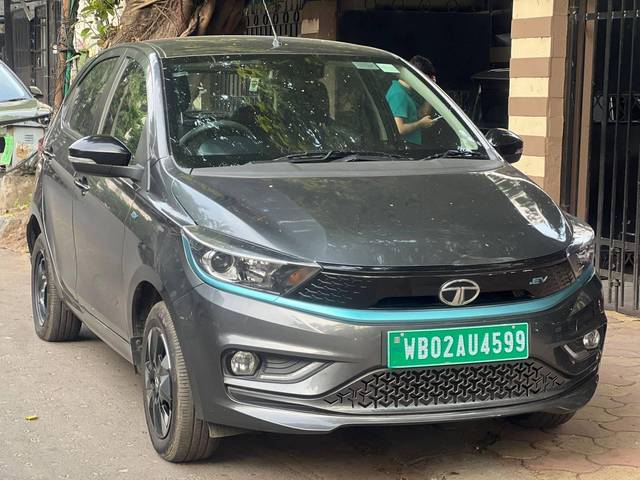 https://images10.gaadi.com/usedcar_image/4599423/original/processed_14947ba1ce20e8422f8df552cc078555.jpg?imwidth=6400