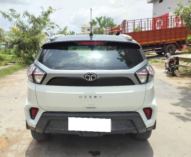 https://images10.gaadi.com/usedcar_image/4599424/original/processed_0c59eb8c-e27d-4620-8764-936ac067f24d.jpg?imwidth=6401