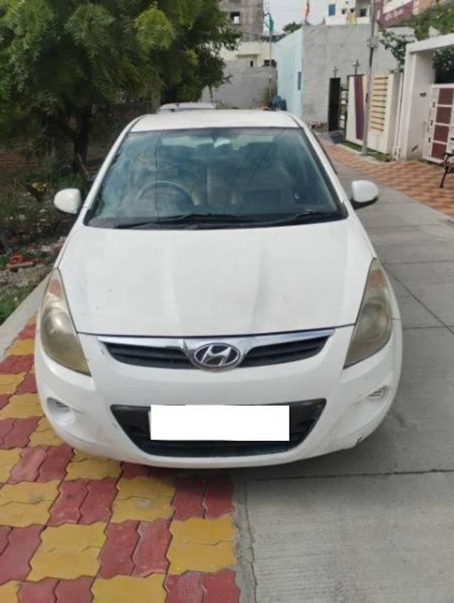 https://images10.gaadi.com/usedcar_image/4599425/original/processed_00056ee0-16fd-4c1b-bc94-e36cde27036e.jpeg?imwidth=6400
