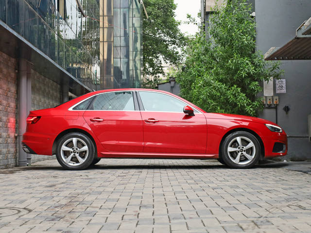 https://images10.gaadi.com/usedcar_image/4599435/original/b3c988341302daa5df674526ee802ddc.jpg?imwidth=6401