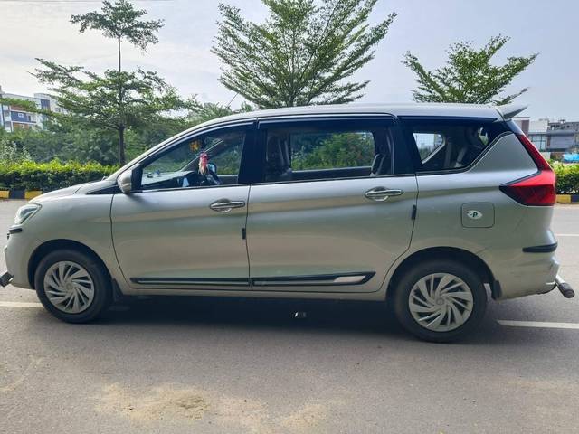 https://images10.gaadi.com/usedcar_image/4599436/original/processed_d53fe8e44627abad04c64047d92788d7.jpg?imwidth=6401