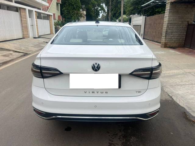 https://images10.gaadi.com/usedcar_image/4599439/original/processed_19cbc2f19e11ea9382531711e0c90247.jpg?imwidth=6401