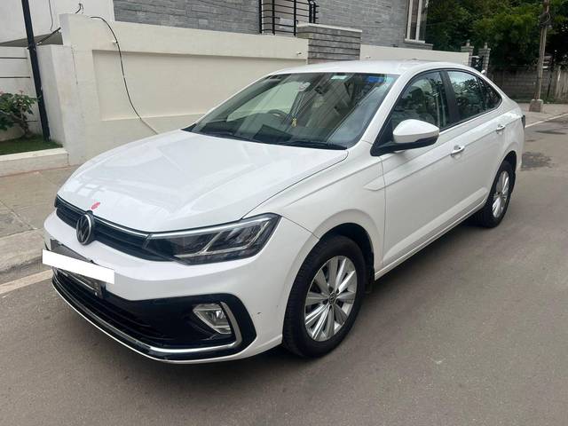 https://images10.gaadi.com/usedcar_image/4599439/original/processed_21beeea810b7706ecdb8942b126b0622.jpg?imwidth=6402