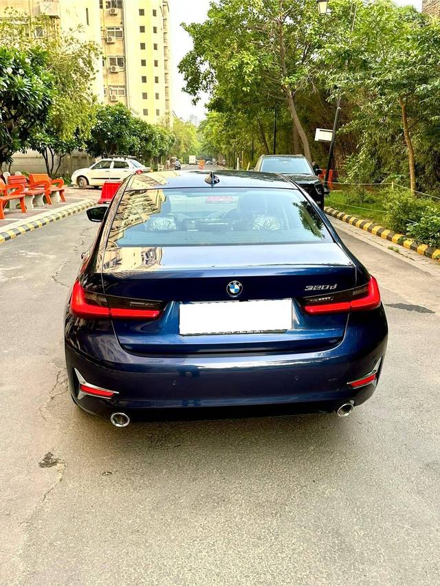 https://images10.gaadi.com/usedcar_image/4599443/original/processed_8bc31cc6e126c67bd90235749c9b5b2c.jpg?imwidth=6402
