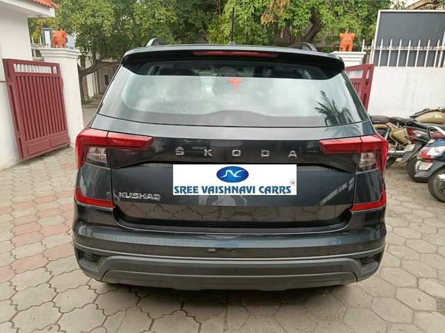 https://images10.gaadi.com/usedcar_image/4599446/original/processed_a4284b203dc572c2f83f42b8fd2bda5a.jpg?imwidth=6401