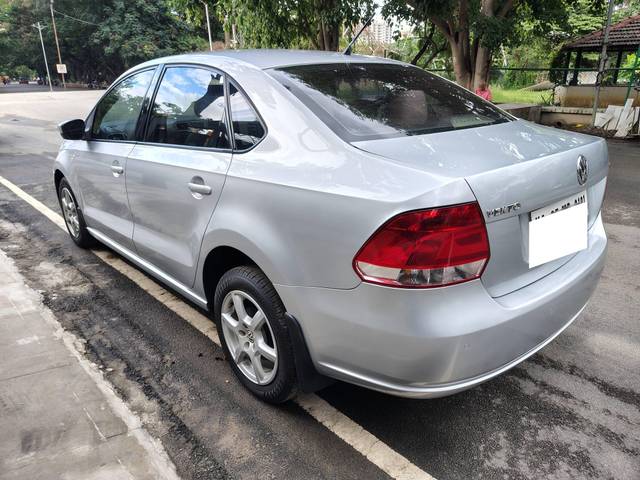 https://images10.gaadi.com/usedcar_image/4599456/original/processed_803f470200fc3c27f2c5a70225bbcb07.jpg?imwidth=6402