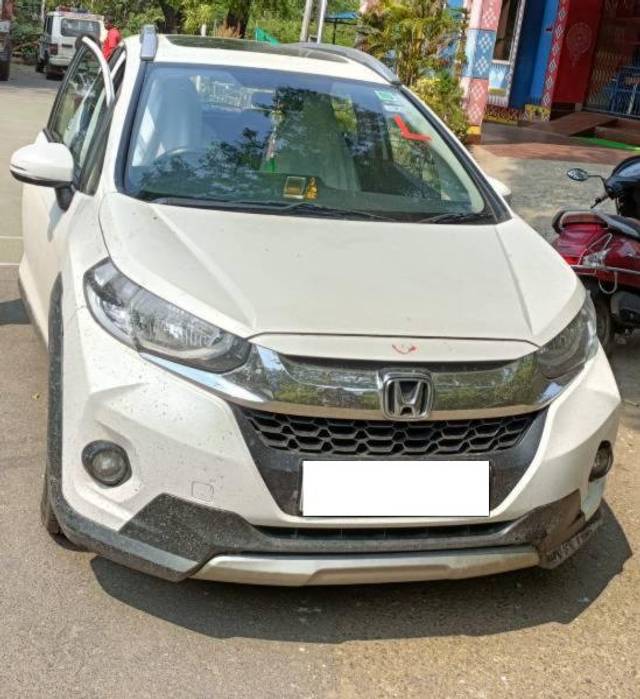 https://images10.gaadi.com/usedcar_image/4599457/original/processed_20a29c2b-0160-421a-a6b2-52ccdebfdd30.jpg?imwidth=6400