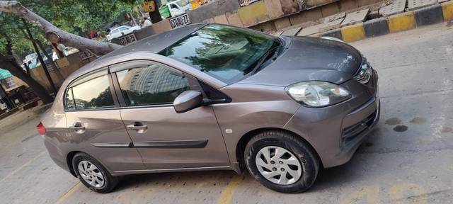 https://images10.gaadi.com/usedcar_image/4599558/original/processed_0b274e89f2b0457963b775a1594377e0.jpg?imwidth=6401
