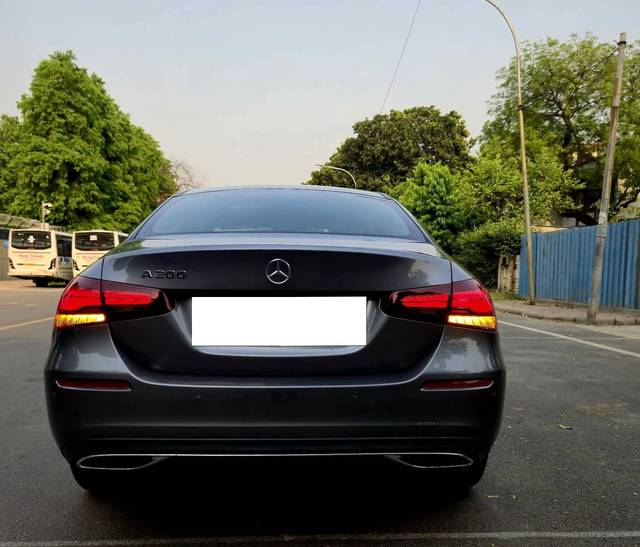 https://images10.gaadi.com/usedcar_image/4599561/original/processed_31a7a5c2fc875ab867111a5c03f109c5.jpg?imwidth=6402