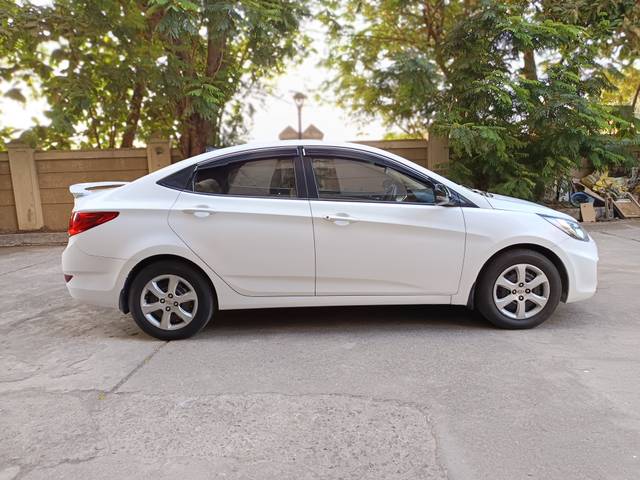 https://images10.gaadi.com/usedcar_image/4599569/original/ebd659257a5309c309be78d1aa1843c7.jpg?imwidth=6401