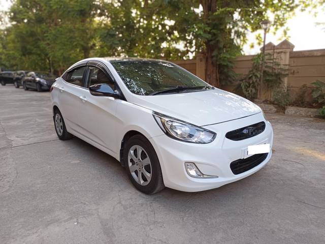 https://images10.gaadi.com/usedcar_image/4599569/original/processed_6fbc545e893c2528d3566ee2cfeb5e54.jpg?imwidth=6400