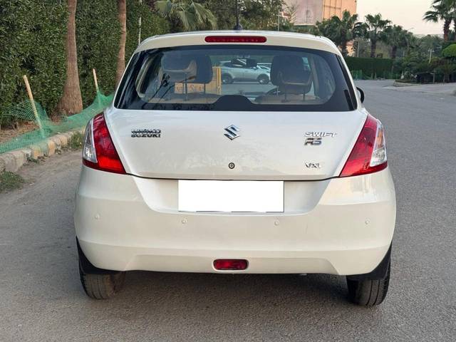https://images10.gaadi.com/usedcar_image/4599588/original/processed_93f2c79a6ce9c11ca5ce905db3ffe505.jpg?imwidth=6402