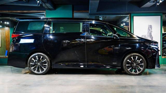 https://images10.gaadi.com/usedcar_image/4599604/original/processed_9ce6587d070582ef2e6721b850a73ace.jpg?imwidth=6401