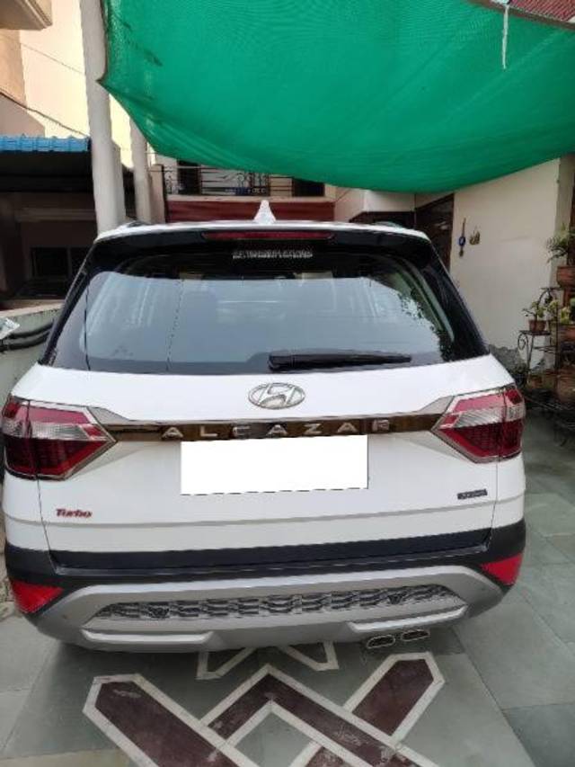 https://images10.gaadi.com/usedcar_image/4599605/original/processed_c481811e-447d-4c96-b221-f9405d7746f5.jpeg?imwidth=6402